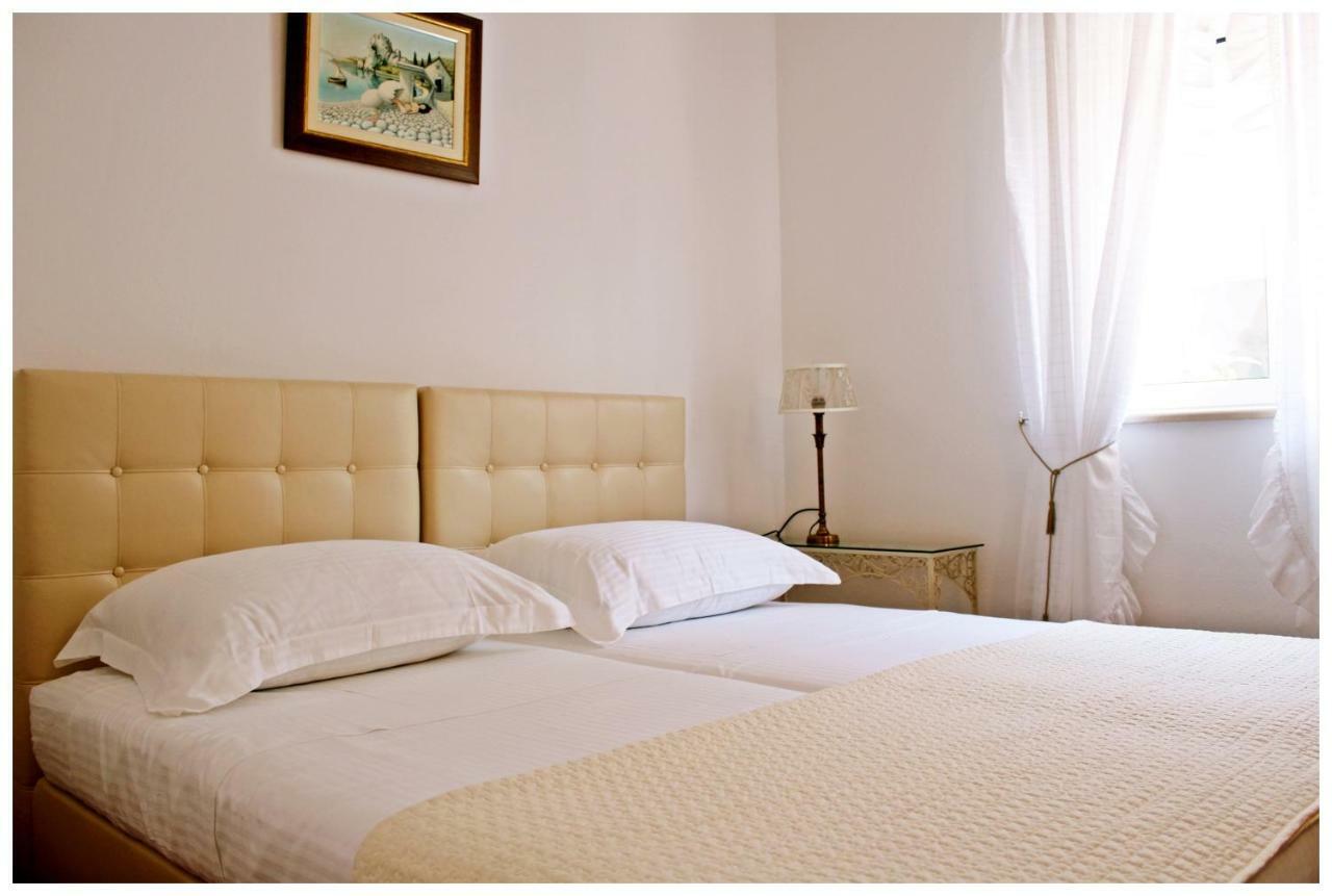 Casa Zorana-Alba Apartments トロギール 部屋 写真
